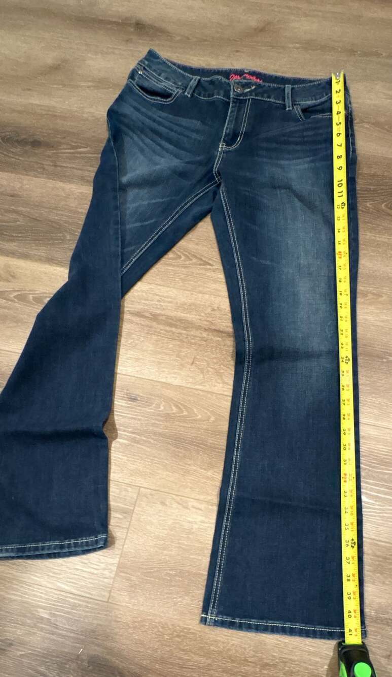 Wrangler Women's Dark Wash Bootcut Embellished Pocket Jeans - Picture 3 of 7
